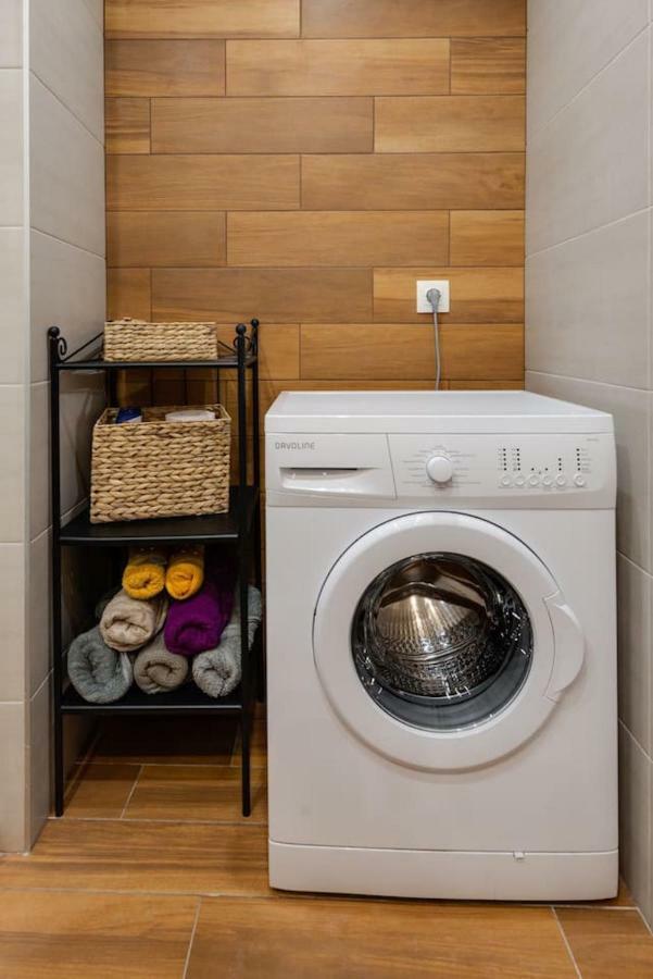 Upscale And Spacious 3Br Home テッサロニキ エクステリア 写真