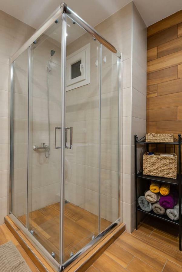 Upscale And Spacious 3Br Home テッサロニキ エクステリア 写真